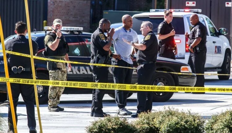 Τζόρτζια:-Συνελήφθη-ο-πατέρας-του-έφηβου-μακελάρη-Το-δύσκολο-διαζύγιο-και-οι-εξορμήσεις-για-κυνήγι