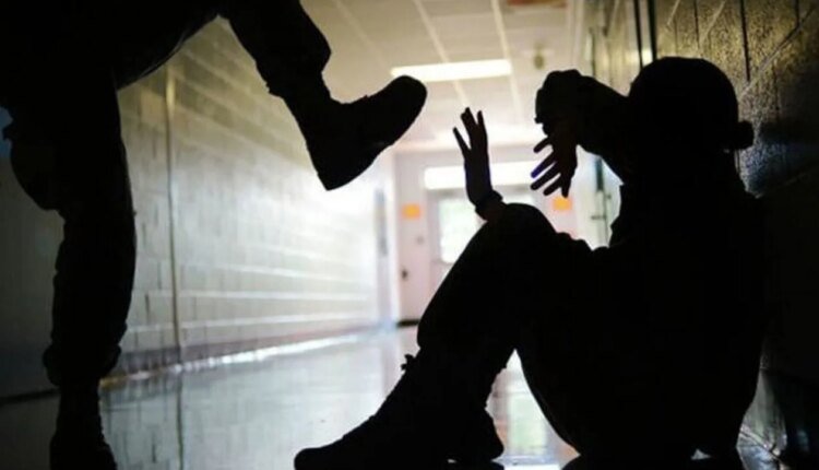 Ζάκυνθος:-Ανήλικοι-νταήδες-χτυπούσαν-και-έκλεβαν-για-επτά-μήνες-15χρονο-–-Τι-δήλωσε