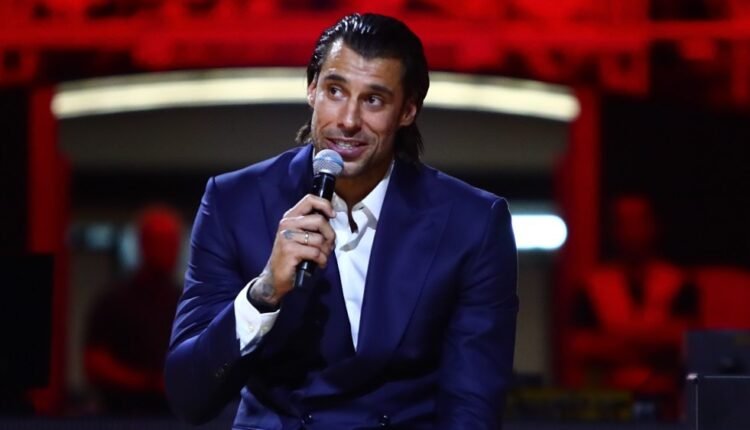 Γιώργος-Πρίντεζης:-Στον-ουρανό-του-ΣΕΦ-η-φανέλα-με-το-“15”