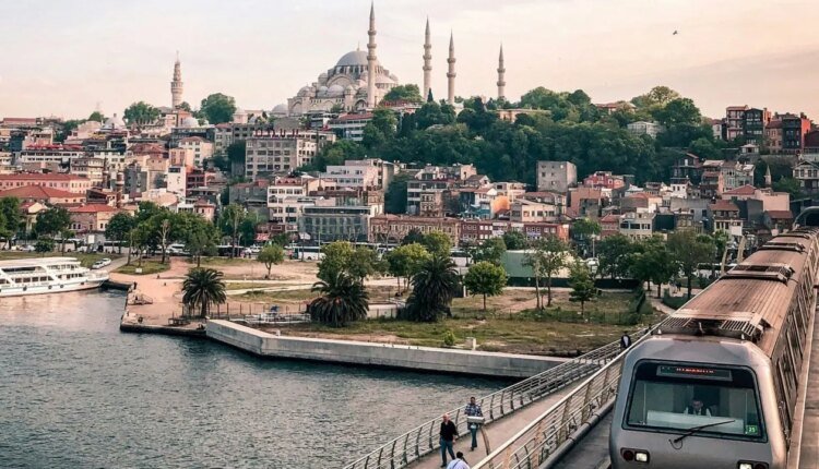 Μυστήριο-στην-Τουρκία:-Φυλάκισαν-οδηγό-και-ξεναγό-ελληνικού-ταξιδιωτικού-γκρουπ-–-Γιατί-τους-συνέλαβαν