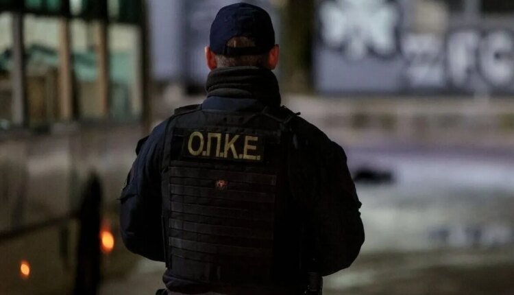 Πάτρα:-30-Ρομά-επιτέθηκαν-σε-αστυνομικό,-τον-γρονθοκόπησαν-και-τον-…-δάγκωσαν