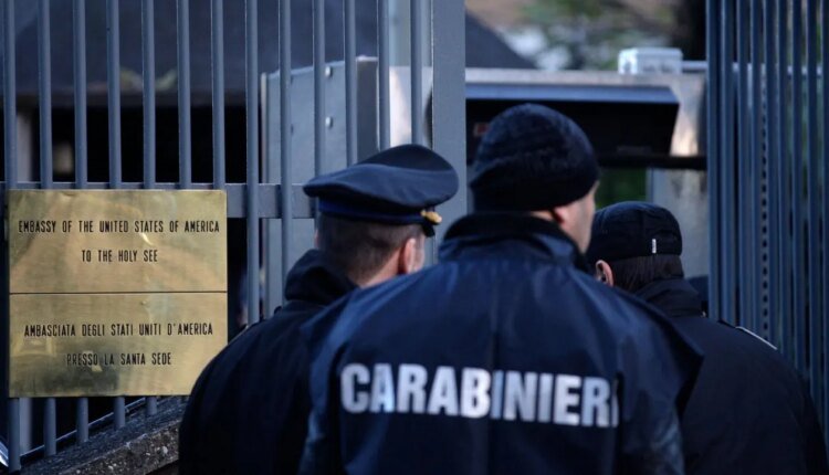 Ιταλία:-Τρεις-νεκροί-από-φωτιά-που-ξέσπασε-σε-κατάστημα-–-Πέθαναν-από-ασφυξία-κλεισμένοι-σε-τουαλέτα