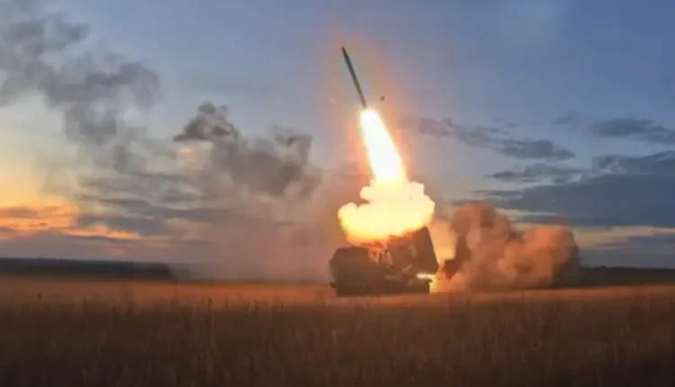 Λευκός-Οίκος:-Δεν-αναμένονται-αλλαγές-στην-προσέγγιση-της-χρήσης-όπλων-μεγάλης-εμβέλειας-από-το-Κίεβο-μετά-τη-συνάντηση-Μπάιντεν-και-Ζελένσκι