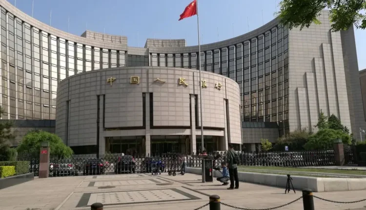 Η-Λαϊκή-Τράπεζα-της-Κίνας-καταφέρνει-ισχυρό-πλήγμα-στην-οικονομία-των-ΗΠΑ