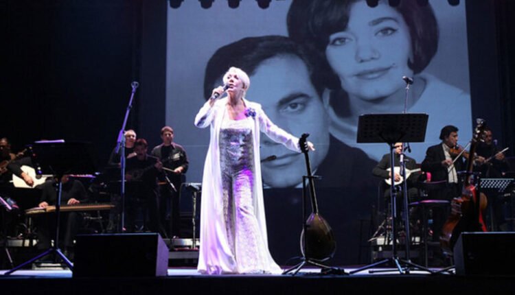 Μαρινέλλα:-Παραμένει-στη-ΜΕΘ-–-Τι-λένε-οι-θεράποντες-ιατροί