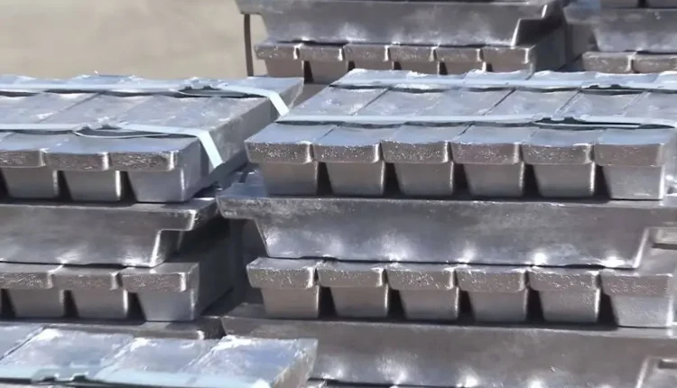 Η-Ρωσία-μπορεί-να-«εκτοξεύσει-στο-διάστημα»-τιμές-για-το-νικέλιο,-το-ουράνιο-και-την-πλατίνα-με-μία-απόφαση