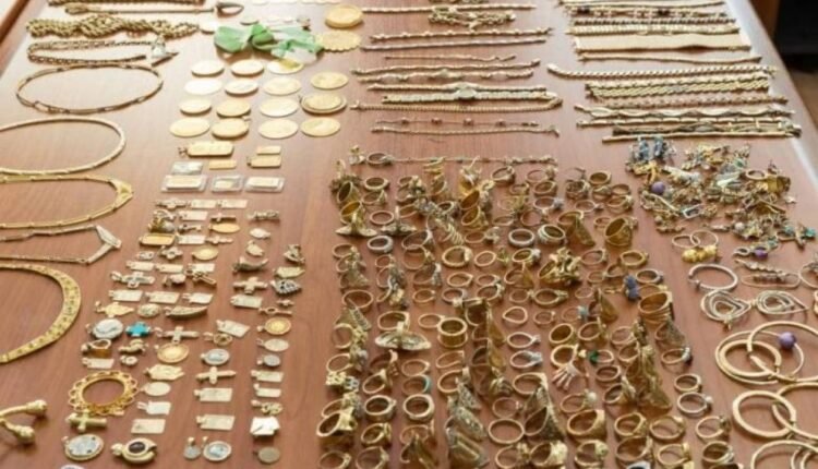 Απίστευτη-απάτη:-Της-είπαν-ότι-τα-κοσμηματά-της-είναι-«ραδιενεργά»-και-της-τα-πήραν