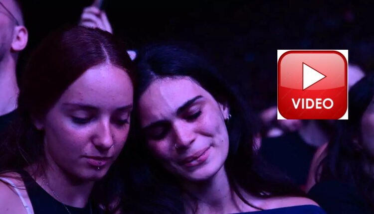 Συναυλία-για-τα-Τέμπη:-Η-«Ανδρομέδα»-του-Παπακωνσταντίνου,-η-«Κοιλάδα-των-Τεμπών»-του-Μάλαμα-και-η-συγκλονιστική-Τάνια-Τσανακλίδου