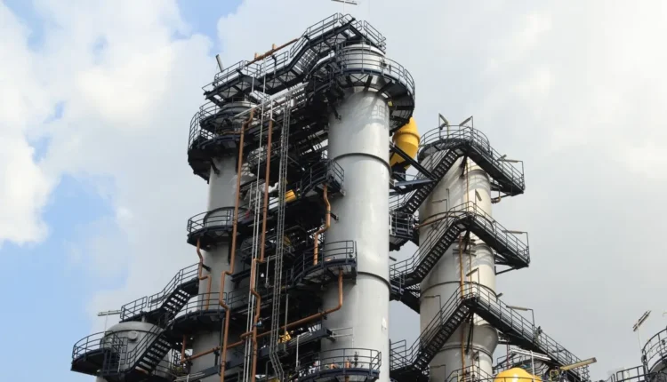 Η-βιομηχανία-διύλισης-πετρελαίου-φτάνει-στο-τέλος-μιας-περιόδου-τεράστιων-κερδών-με-περιθώρια-ρεκόρ