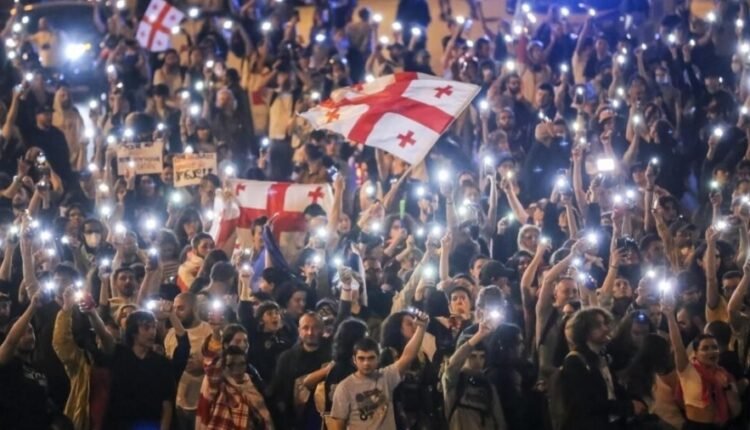 Αναβρασμός-στον-Καύκασο:-Μια-ανάσα-από-τον-εμφύλιο-πόλεμο-η-Γεωργία-–-Ο-βρώμικος-ρόλος-του-Γάλλου-προέδρου-macron