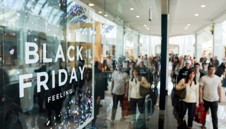 black-friday:-Μαζί-με-halloween-και-cyber-monday-τζιράρουν-πάνω-από-200-εκατ.-ευρώ