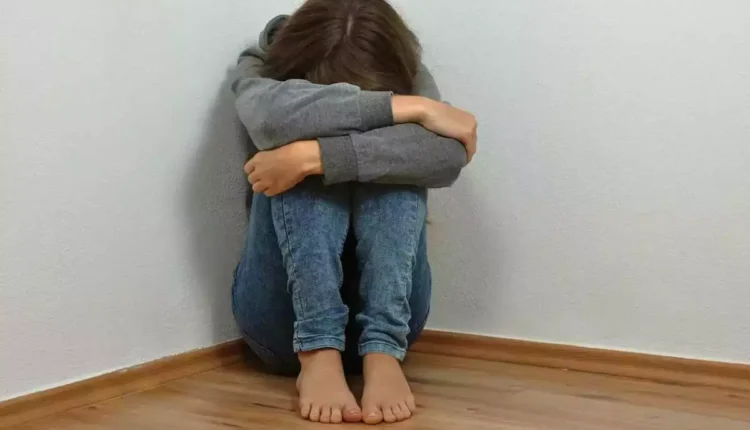 Θεσσαλονίκη:-Ανήλικοι-επιχείρησαν-να-πουλήσουν-σε-συμμαθητές-τους-γυμνές-φωτογραφίες-14χρονης