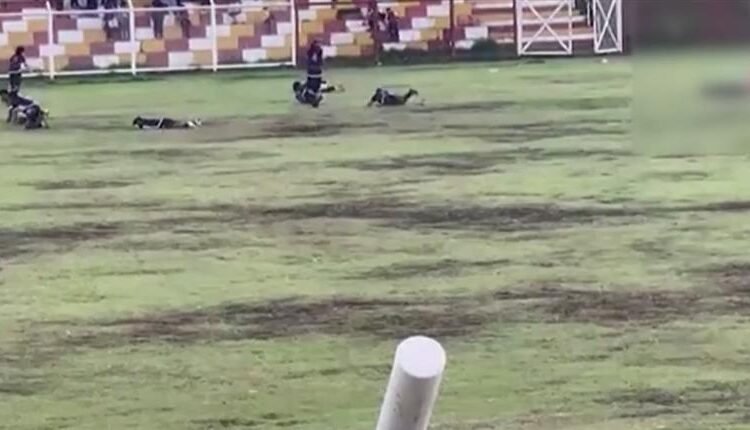 Περού:-Κεραυνός-σκότωσε-ποδοσφαιριστή-μέσα-στο-γήπεδο