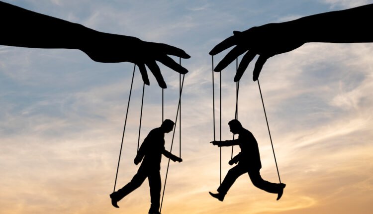 Ο-Τραμπ-εξέθεσε-και-τους-δημοσκόπους!-Πώς-το-“ντέρμπι”-που-έλεγαν-έγινε…-περίπατος;