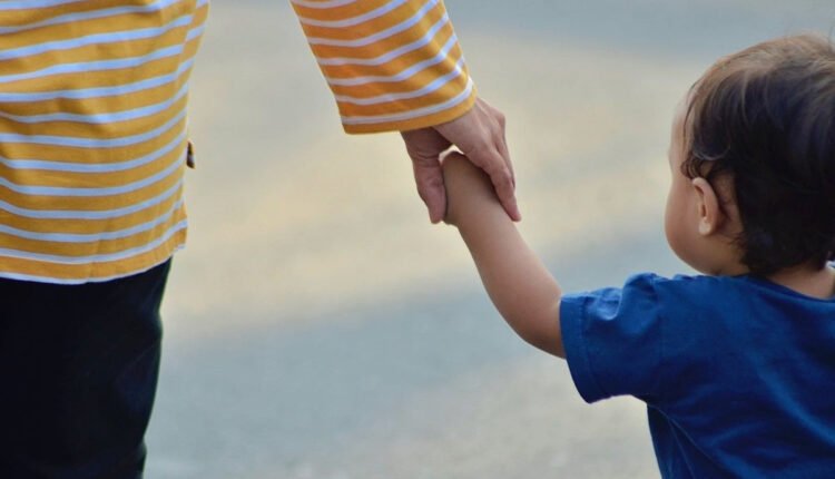 Πληθωρισμός-και-αντικειμενικά-κριτήρια-κόβουν-τα-οικογενειακά-επιδόματα