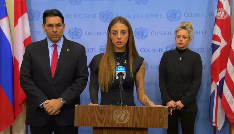 Ισραήλ:-«Ήμουν-φυλακισμένη-σε-ένα-κλουβί-με-ένα-όπλο-στο-κεφάλι-μου»-–-Σοκάρει-όμηρος-της-Χαμάς