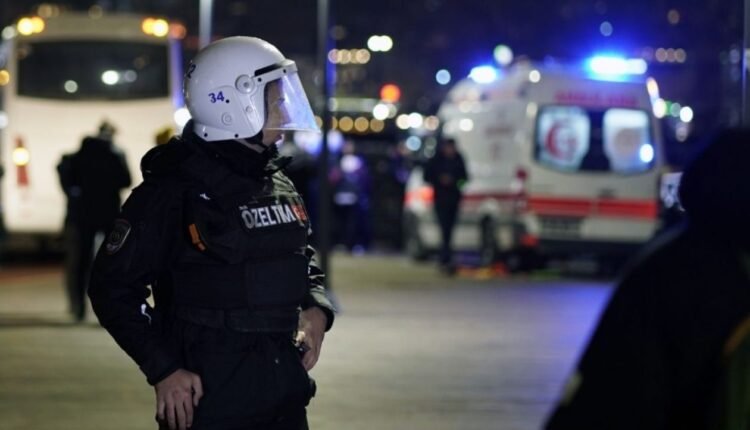 Τουρκία:-Πογκρόμ-κατά-Κούρδων-–-Συλλαμβάνουν-όποιον-διαμαρτύρεται-για-τις-καθαιρέσεις-δημάρχων