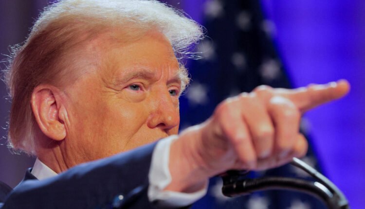 Τραμπ:-Ετοιμάζει-μαζικές-απολύσεις-σε-Πεντάγωνο-–-«Σκούπα»-στους-αρχηγούς-των-ενόπλων-δυνάμεων