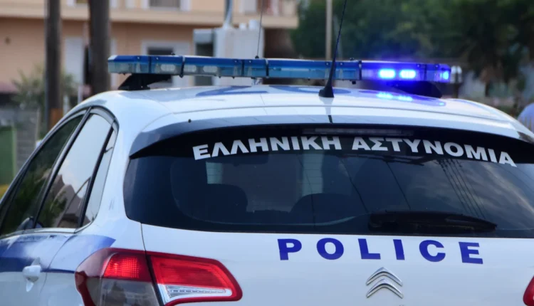 Τρόμος-για-48χρονη-στον-Κορυδαλλό:-Τη-μαχαίρωσαν-μέσα-στο-σπίτι-της-και-της-πήραν-19.500-ευρώ