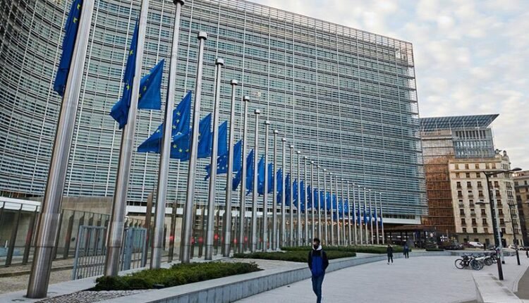 Οι-ελίτ-της-καταρρέουσας-Ευρώπης-θέλουν-να-απαγορεύσουν-τα-δυνατά-πατριωτικά-κόμματα