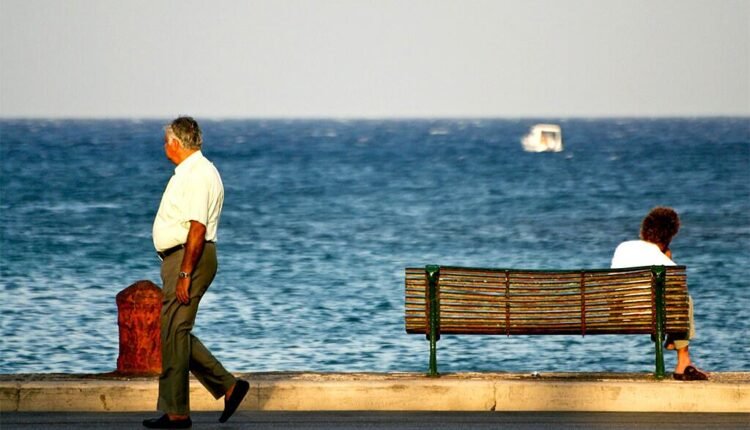 Ελληνοαμερικανός-πρώην-πράκτορας-της-cia:-Κακώς-στην-Ελλάδα-στηρίζουν-από-τώρα-την-πολιτική-Τραμπ-Έρχονται-δυσοίωνες-καταστάσεις