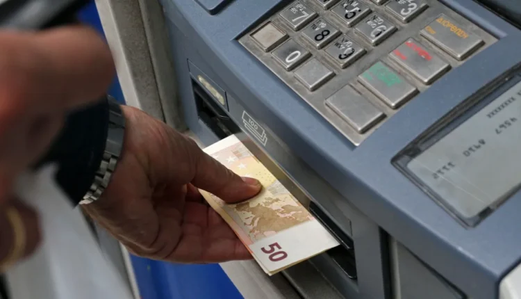 Ποιοι-συνταξιούχοι-δικαιούνται-το-έκτακτο-επίδομα-τα-Χριστούγεννα