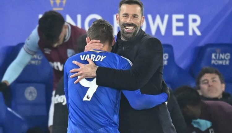 premier-league:-Νίκη-για-την-Λέστερ-του-Φαν-Νιστελρόι,-στην-ηλεκτρική-καρέκλα-ο-Ζουλιέν-Λοπετέγι