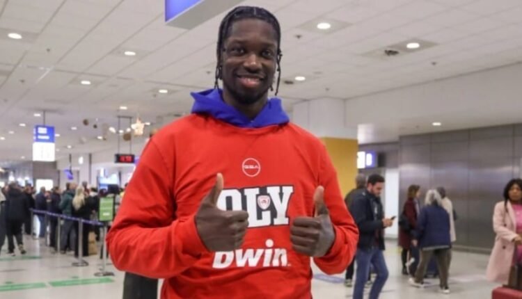 Ολυμπιακός:-Στην-Αθήνα-ο-Νέιθαν-Μενσά