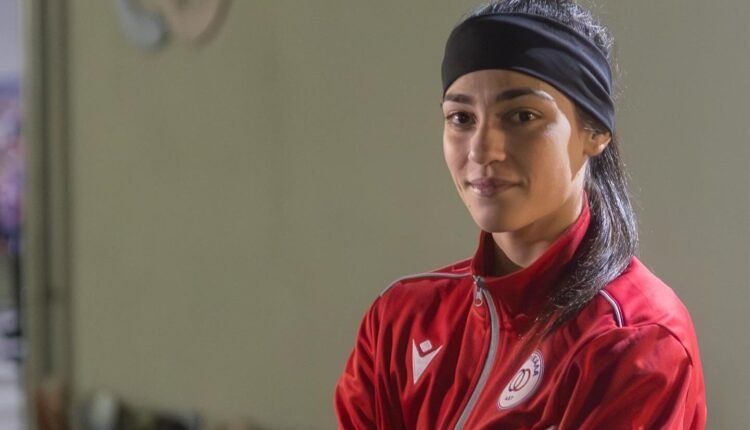 Ποδόσφαιρο-Γυναικών:-Στον-ΑΟ-Τρίκαλα-2011-η-Βασιλική-Μπαντή