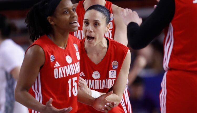 Μπάσκετ-Γυναικών:-Στον-τελικό-του-Κυπέλλου-ο-Ολυμπιακός,-νίκησε-στο-θρίλερ-τον-Παναθηναϊκό