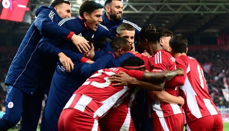 Ολυμπιακός:-“Σκόρπισε”-με-εξάρα-την-ΑΕΚ-και-είναι…-και-με-τα-δύο-πόδια-στον-τελικό-του-Κυπέλλου