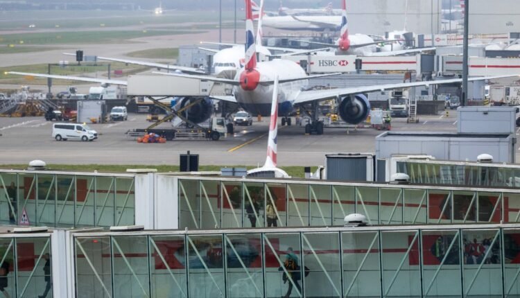 Έκτακτο:-Έκλεισε-το-Αεροδρόμιο-Χίθροου-στο-Λονδίνο-λόγω-Πυρκαγιάς