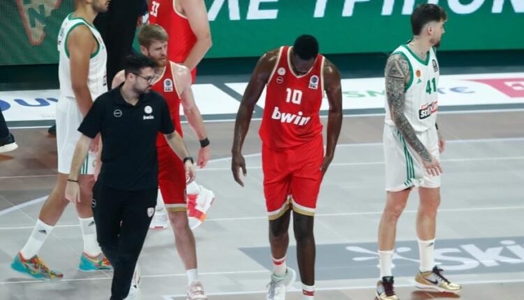 Σοκ-στον-Ολυμπιακό:-Εκτός-δράσης-για-έναν-χρόνο-ο-Μουστάφα-Φαλ