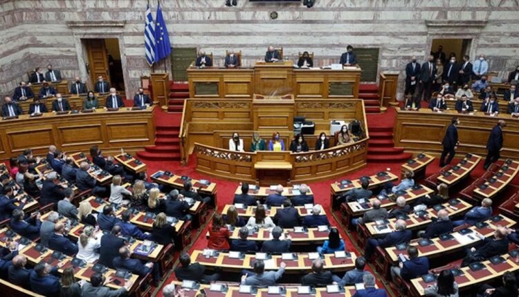 Βουλή:-Με-154-ψήφους-πέρασε-η-πρόταση-της-ΝΔ-για-παραπομπή-του-Κ.-Καραμανλή