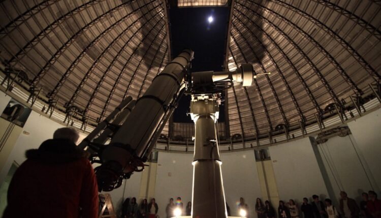 Βραδινή-ξενάγηση-στο-Εθνικό-Αστεροσκοπείο-Αθηνών-στο-κέντρο-επισκεπτών-Πεντέλης