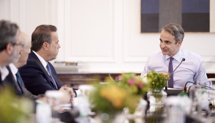 Σύσκεψη-υπό-τον-πρωθυπουργό-για-τους-οικισμούς-με-πληθυσμό-μικρότερο-των-2.000-κατοίκων