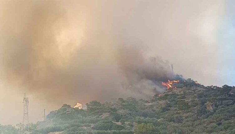 Κρήτη:-Συνεχίζεται-η-μεγάλη-επιχείρηση-κατάσβεσης-της-πυρκαγιάς-στο-Λασίθι