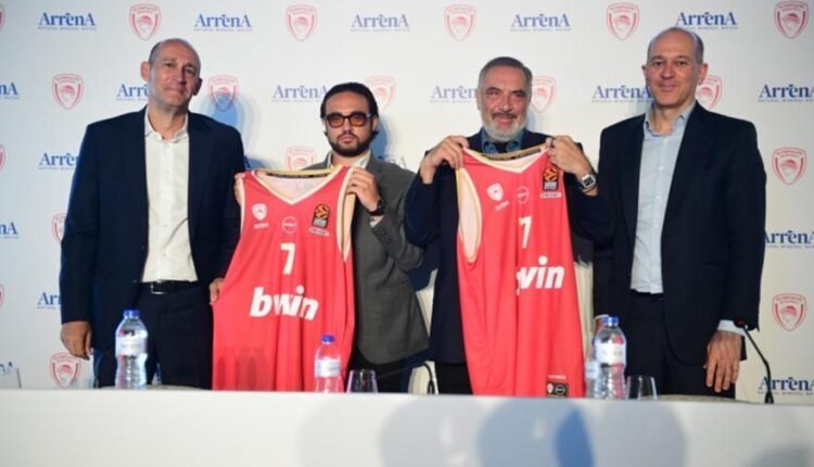 ΚΑΕ-Ολυμπιακός:-Παρουσίασε-την-τριετή-χορηγική-συμφωνία-με-την-«ΑρρένΑ»