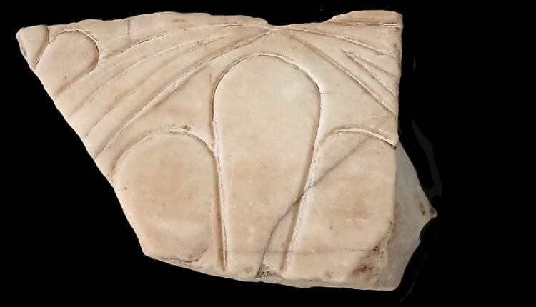 Επαναπατρισμός-από-την-Χιλή-μαρμάρινου-θραύσματος-από-αρχαϊκό-ναό-της-Ακρόπολης