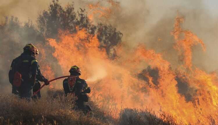 mεγάλη-πυρκαγιά-στη-Μεσσηνία:-Κινδύνεψε-υδροφόρο-όχημα-της-Πυροσβεστικής
