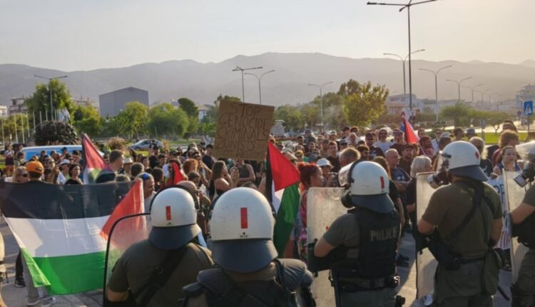 Βόλος:-Επεισόδια-κι-ένταση-στην-είσοδο-του-λιμένος-για-ισραηλινό-κρουαζιερόπλιο