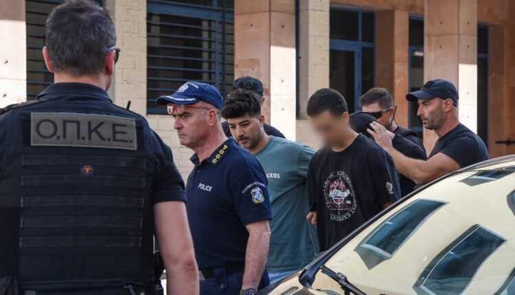 Στον-ανακριτή-οι-συλληφθέντες-για-την-πυρκαγιά-στα-Συχαινά-Πάτρας