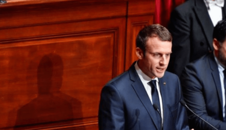 Σε-«συμπληγάδες»-ο-Μακρόν:-Οι-δύσκολες-επιλογές-που-έχει-εάν-πέσει-η-κυβέρνηση-Μπαϊρού