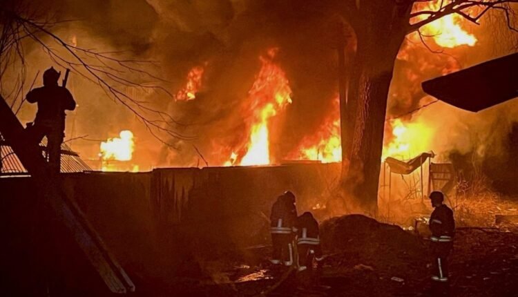 Ουκρανία:-Τους-14-έφτασαν-οι-νεκροί-από-τις-ρωσικές-επιθέσεις-στο-Κίεβο