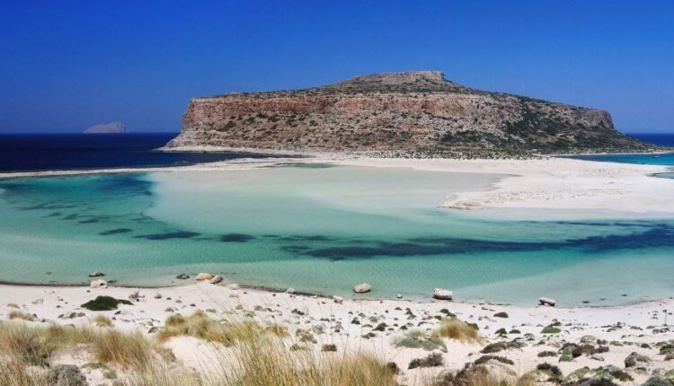 Σε-τροχιά-ανάκαμψης-οι-διακοπές-των-Ελλήνων:-Ανοδική-κίνηση-στα-ταξίδια-φέτος