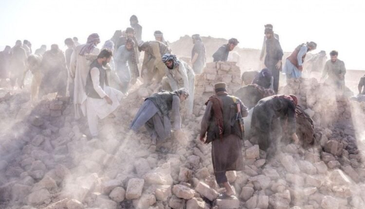 Πολύ-ισχυρός-σεισμός-στο-Αφγανιστάν:-Πάνω-από-620-νεκροί-και-1.500-τραυματίες