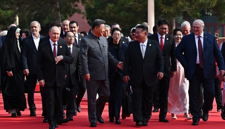 Κίνα:-Σι,-Πούτιν-και-Κιμ-μαζί-σε-μεγάλη-στρατιωτική-παρέλαση-στο-Πεκίνο