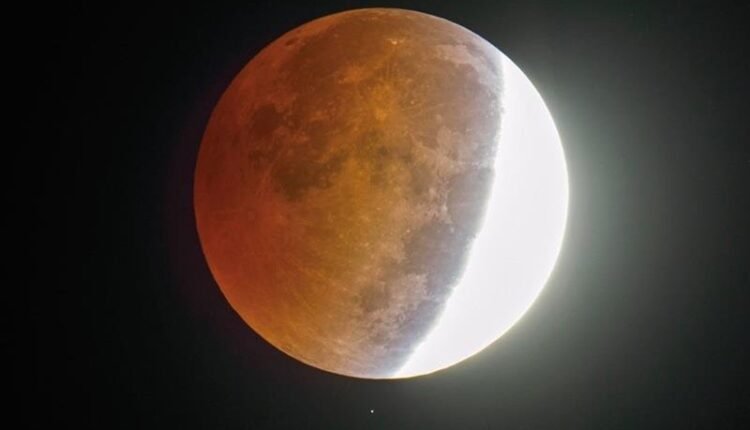 Έρχεται-Ολική-Έκλειψη-Σελήνης:-Πότε-και-πώς-θα-τη-δείτε
