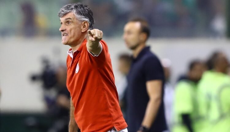 Χοσέ-Λουίς-Μεντιλίμπαρ:-“Αν-δε-χρησιμοποιούν-το-var-γιατί-το-έχουμε;”