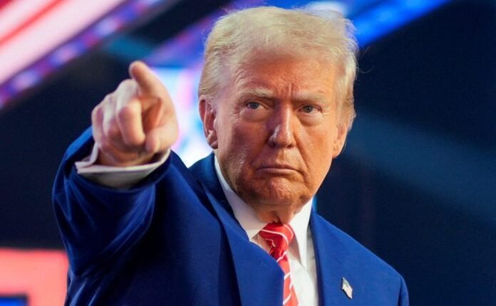 Ο-Ντ.-Τραμπ-προειδοποίησε-για-κύμα-απολύσεων-και-περικοπών-εάν-συνεχιστεί-η-δημοσιονομική-παράλυση